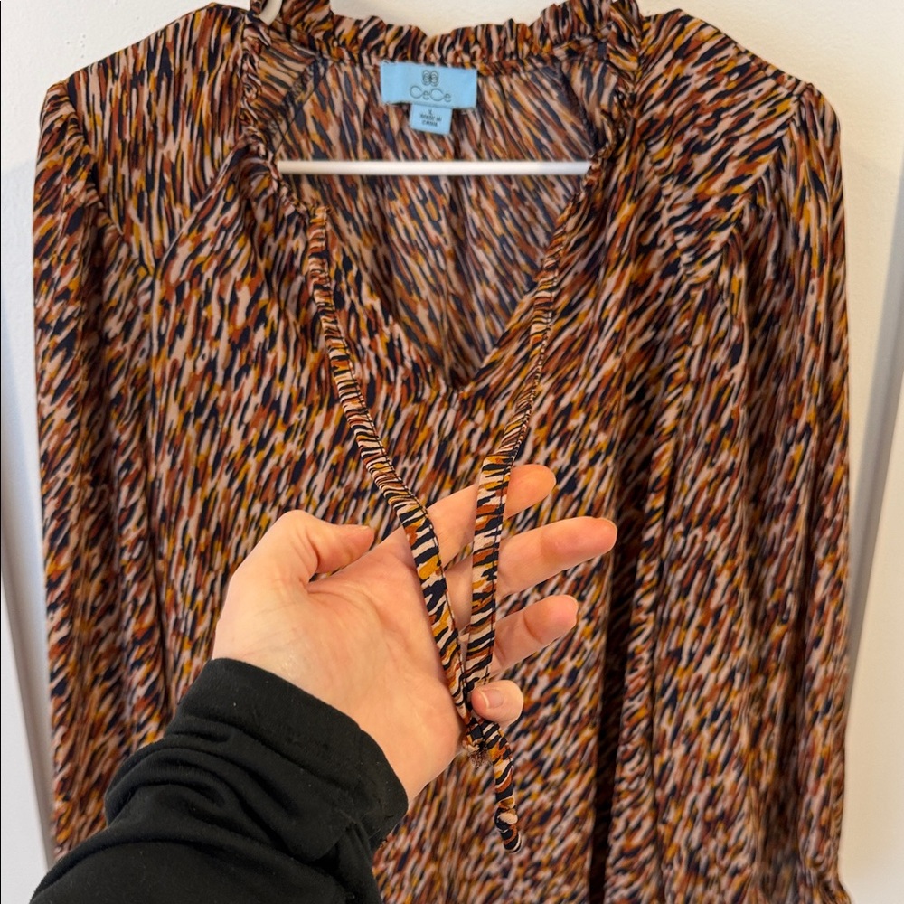 Cece Multicolor Patterned V-Neck Blouse - image 5